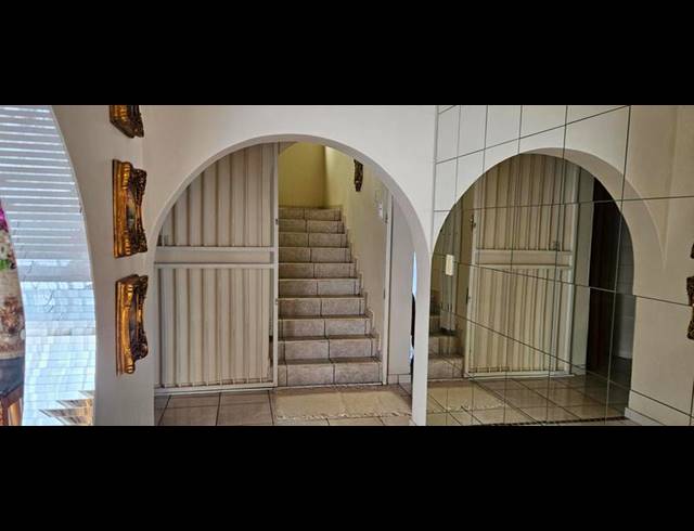5 BEDROOM HOUSE FOR SALE IN THERESA PARK
